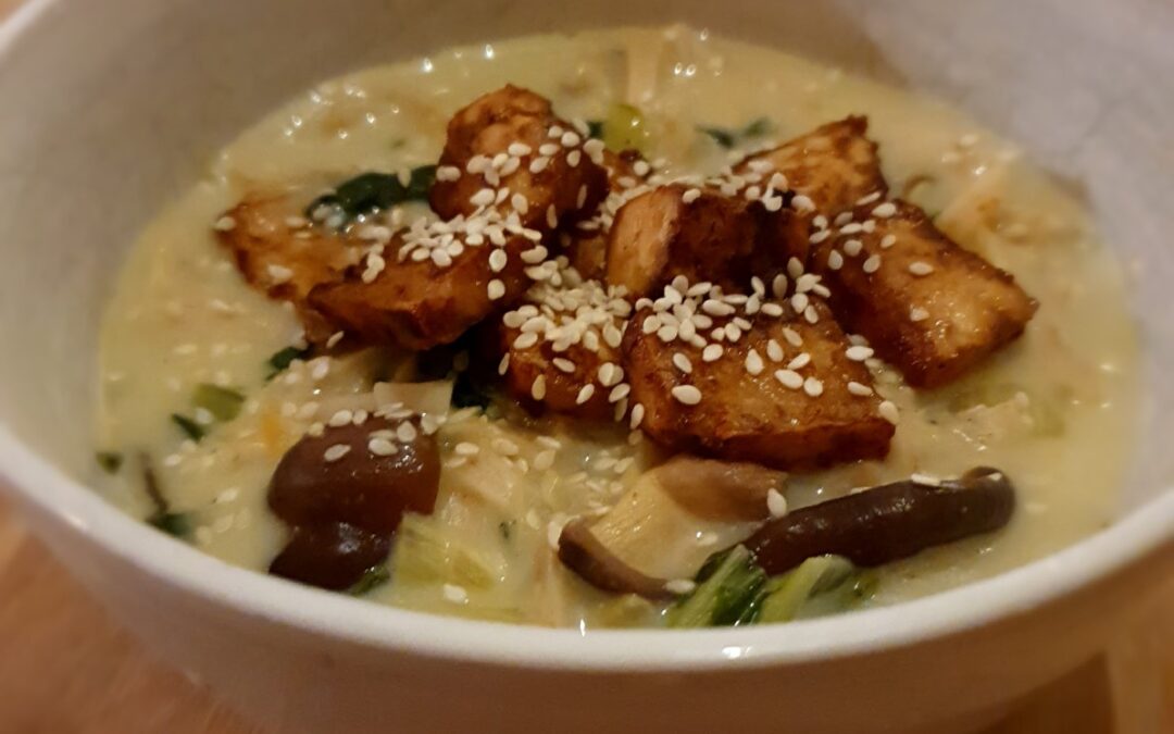 – Recept: Heerlijke curry met noedels, tofu en groente